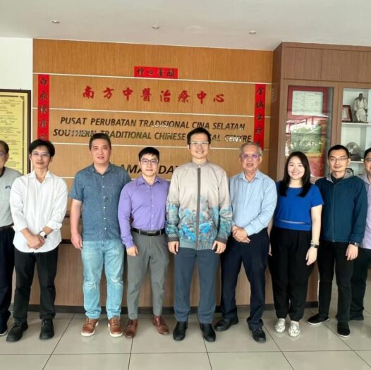 Together with the Team from Southern University College, Engaged in a Series of Exchange Activities